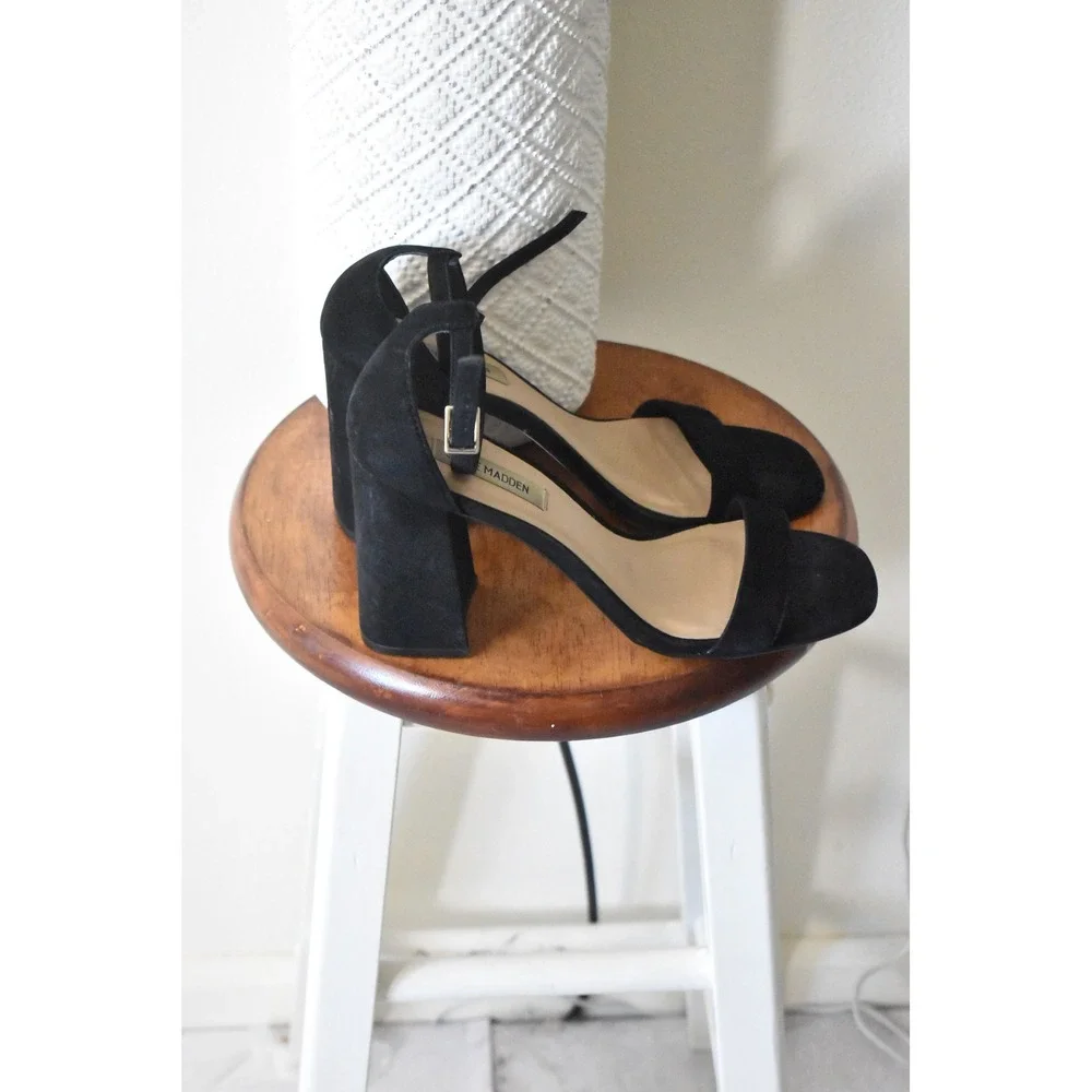 Steve Madden Carrson Sandal Women 9M Black Suede Block Heel Ankle Strap